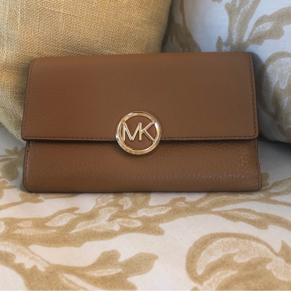 NWOT Michael Kors Wallet